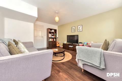 74 The Rowans, Robin Hood, Wakefield, WF3 3FA