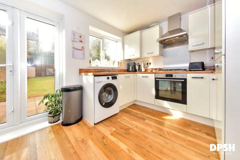 74 The Rowans, Robin Hood, Wakefield, WF3 3FA