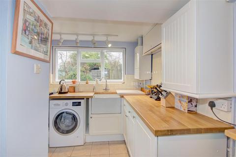 15 Burnivale, Malmesbury, SN16 0BL