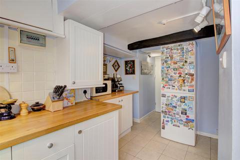 15 Burnivale, Malmesbury, SN16 0BL