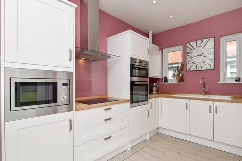 42 Tudor Gardens, Shoeburyness, Southend-on-sea, SS3 9JH