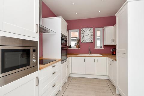 42 Tudor Gardens, Shoeburyness, Southend-on-sea, SS3 9JH