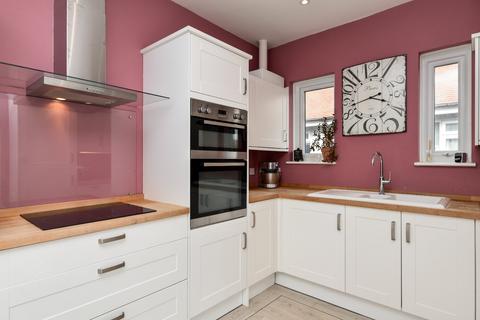 42 Tudor Gardens, Shoeburyness, Southend-on-sea, SS3 9JH