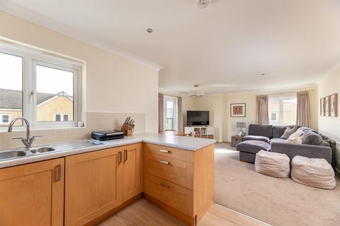2 bedroom flat for sale, 3 Ling Court, Menston LS29