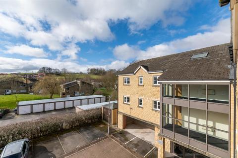 2 bedroom flat for sale, 3 Ling Court, Menston LS29