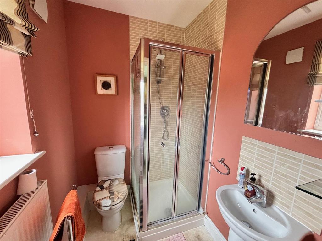 2nd Ensuite.jpg