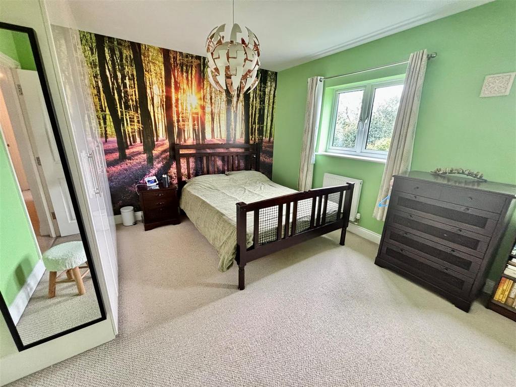 Bed2.jpg