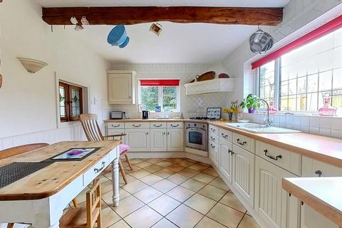 5 bedroom detached house for sale, Orchard Hill, Little Billing, Northampton, Northamptonshire, NN3 9AG