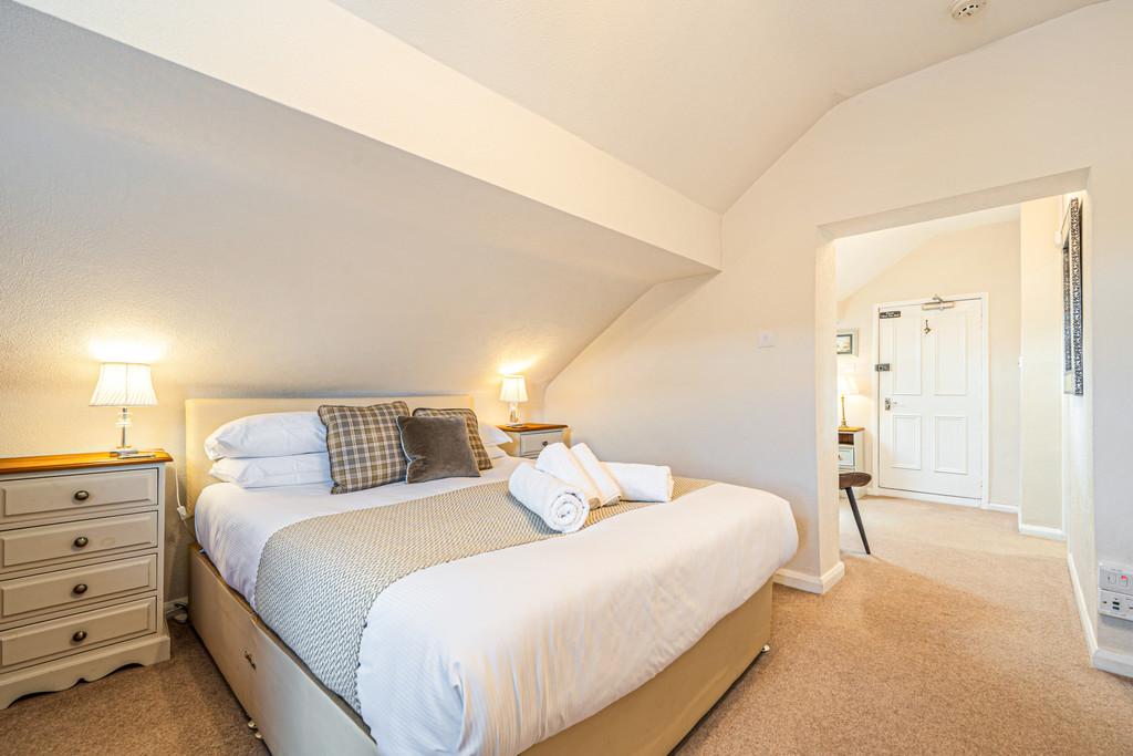 Letting Bedroom 12