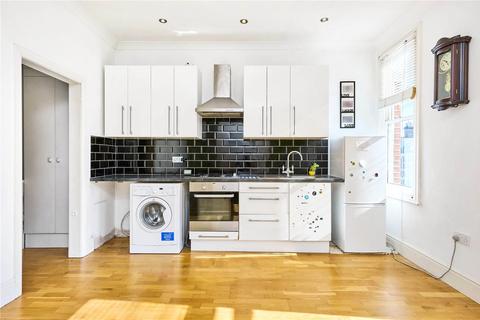 2 bedroom terraced house to rent, Credenhill Street, London, SW16