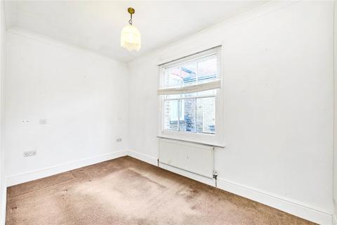 2 bedroom terraced house to rent, Credenhill Street, London, SW16