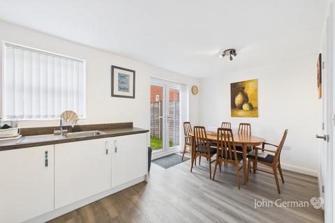 31 Wakelin Way, Lichfield, WS13 6UG