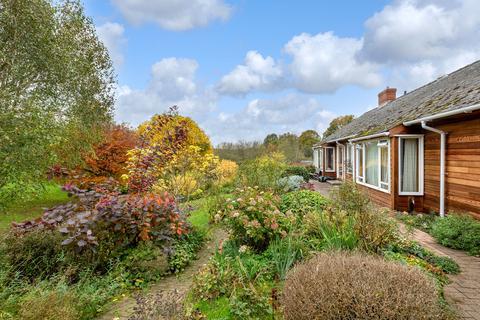4 bedroom detached bungalow for sale, Kingswood, Stanford Bridge