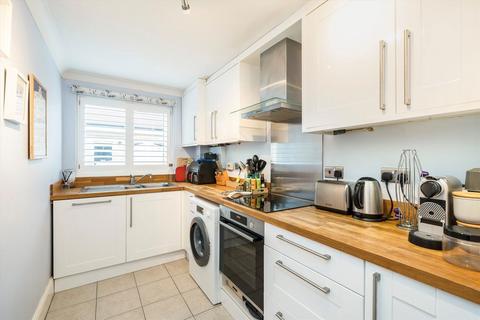 11 Thames Close, Hampton, TW12 2ET