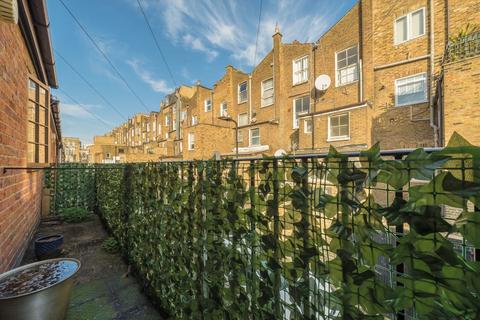 2 Burlington Mews, London, W3 6AZ