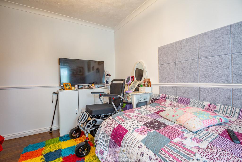Bedroom 2.1