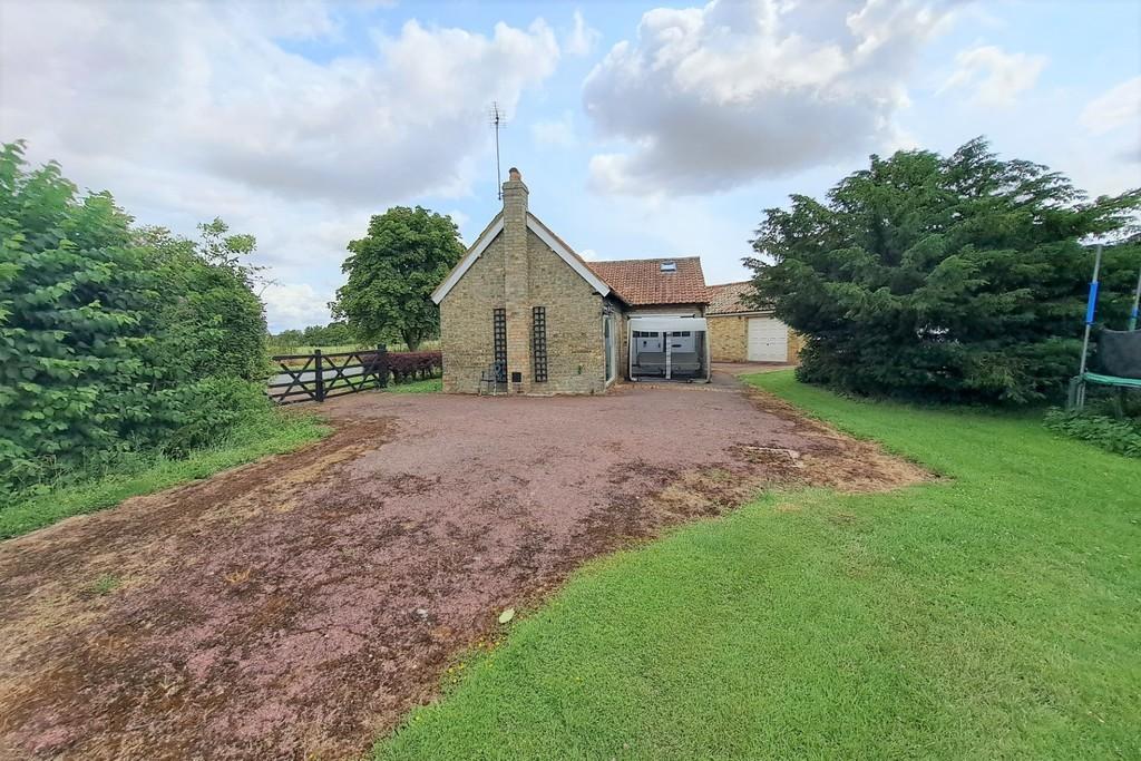 Detached annex 2