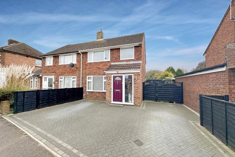 3 bedroom semi-detached house for sale, Brandreth Avenue, Dunstable LU5