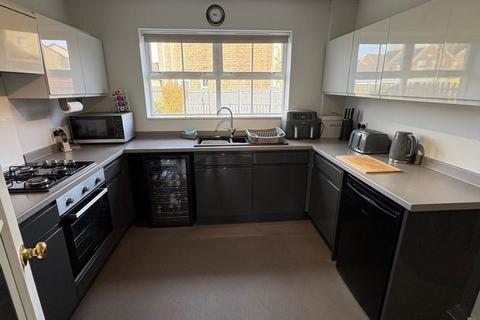 4 bedroom detached house for sale, Grouse Moor Lane, Queensbury, Bradford