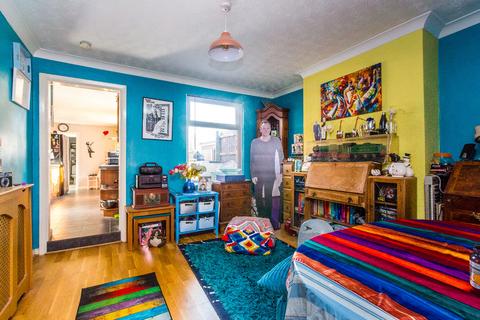 3 bedroom terraced house for sale, Victoria Road, Rushden NN10