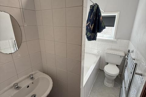 3 bedroom terraced house to rent, Crawford Street BD4