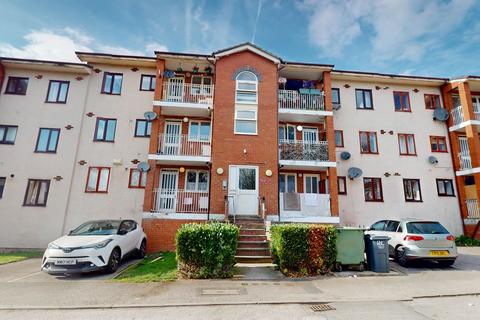 2 bedroom apartment to rent, Regency Court, Bradford BD8