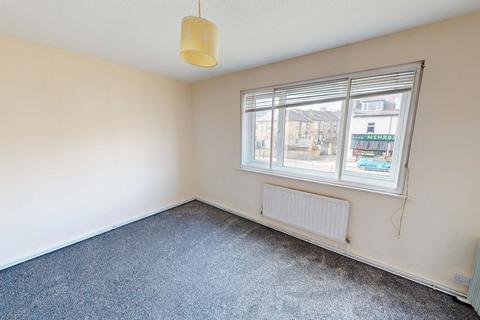 2 bedroom apartment to rent, Regency Court, Bradford BD8