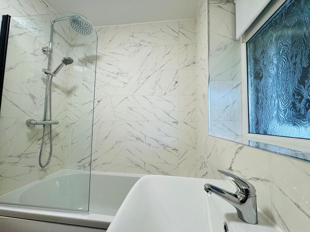 Egerton bathroom
