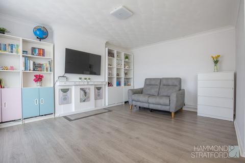 4 bedroom detached house for sale, Leng Crescent, Eaton