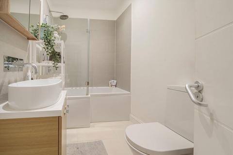 Flat 3, 1 Newburgh Road, London, W3 6DQ