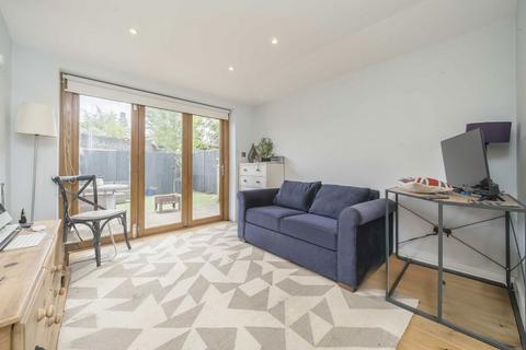 Flat 3, 1 Newburgh Road, London, W3 6DQ