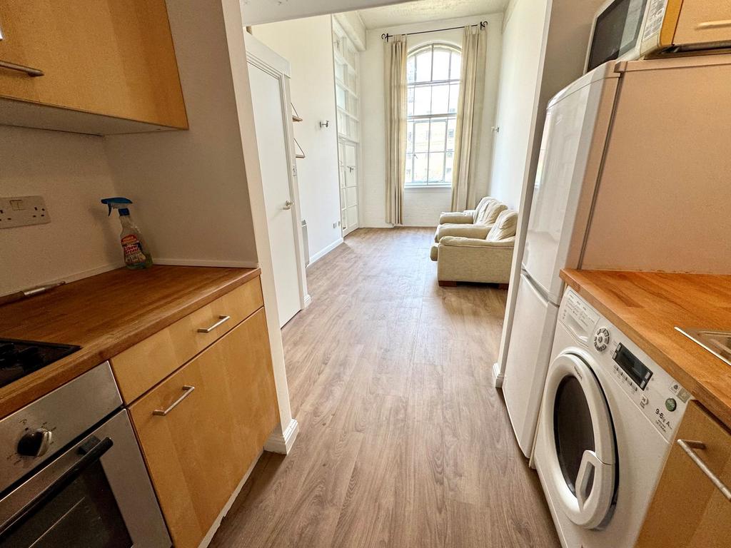 Kitchen / Living Room