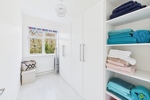 10 Harvel Crescent, London, SE2 0PW