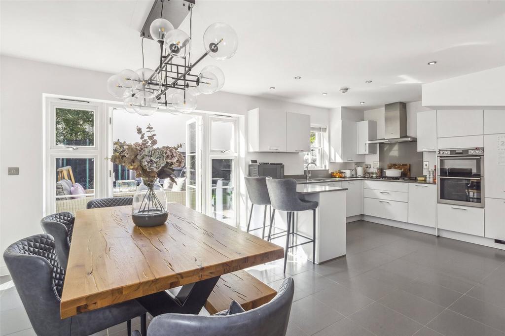 Dining/Kitchen
