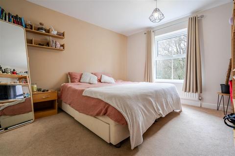 18 Langdale Drive, Ascot, SL5 8TQ