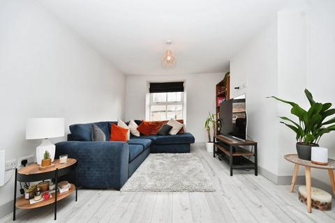 2 bedroom apartment for sale, High Street, Yeadon, Leeds