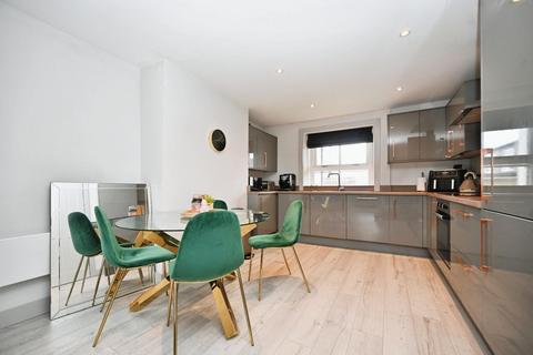 2 bedroom apartment for sale, High Street, Yeadon, Leeds