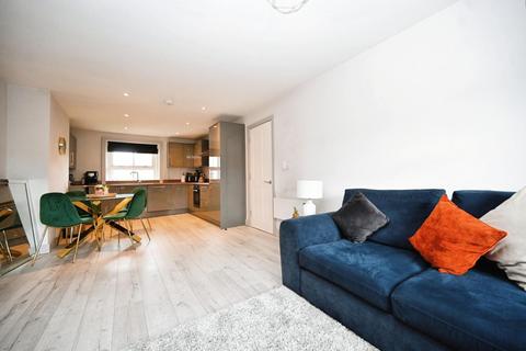 2 bedroom apartment for sale, High Street, Yeadon, Leeds