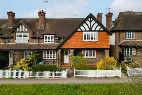 10, Greenview Bletchingley Road, Godstone, RH9 8LL