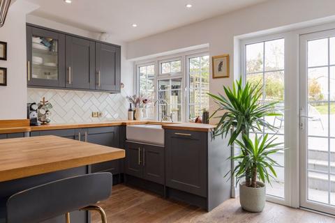 10, Greenview Bletchingley Road, Godstone, RH9 8LL