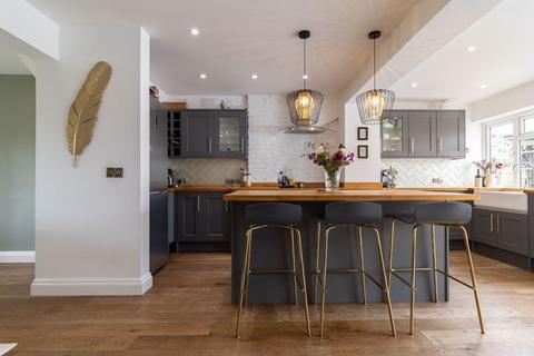 10, Greenview Bletchingley Road, Godstone, RH9 8LL