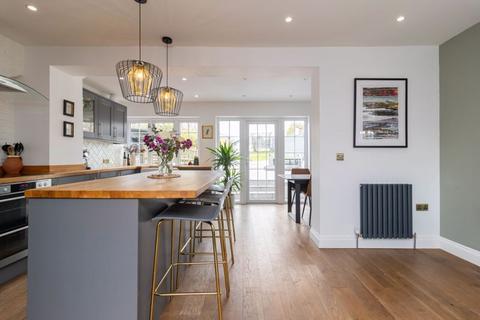 10, Greenview Bletchingley Road, Godstone, RH9 8LL