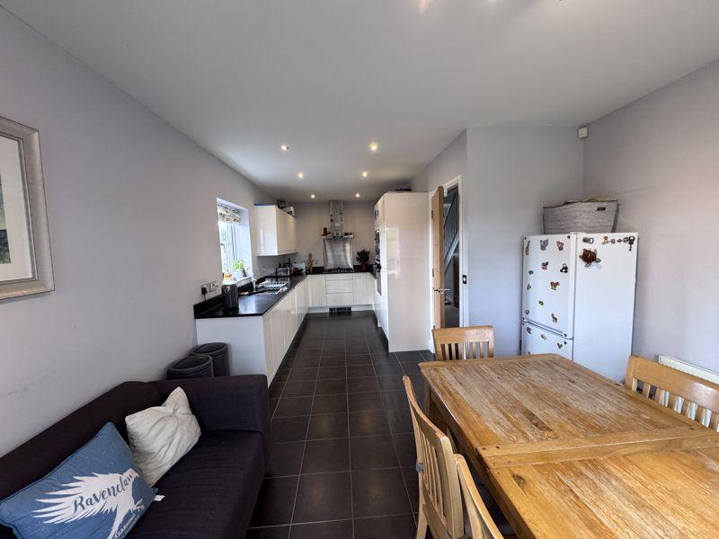 Dining kitchen