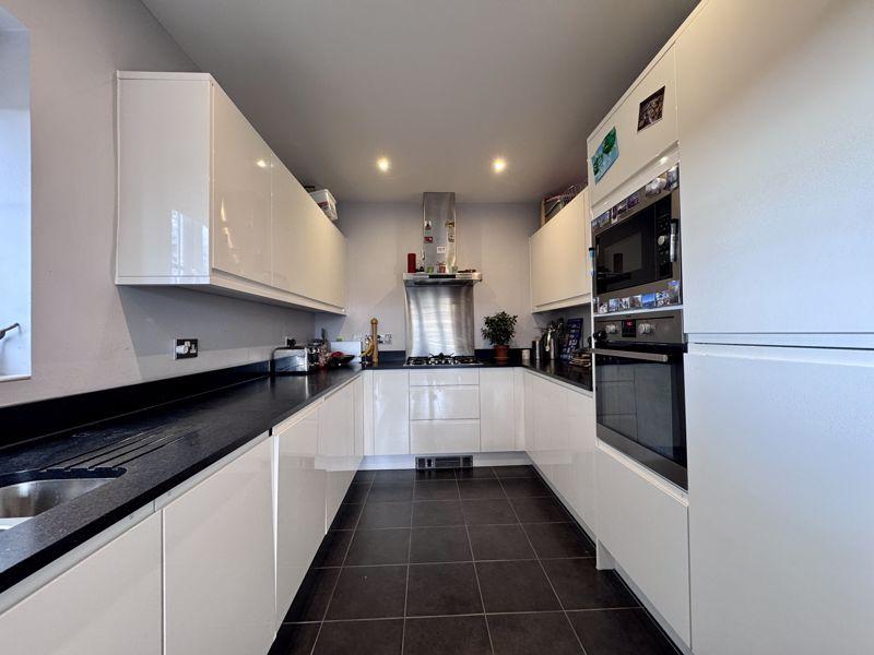 Dining kitchen