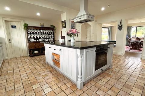 5 bedroom farm house for sale, Walterston Fach, Walterston, The Vale of Glamorgan CF62 3AS