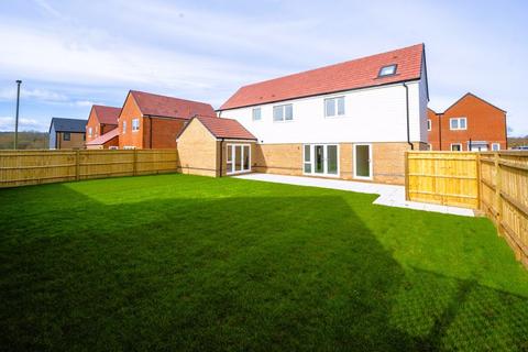 4 bedroom detached house for sale, Amber Waterside, Cranleigh