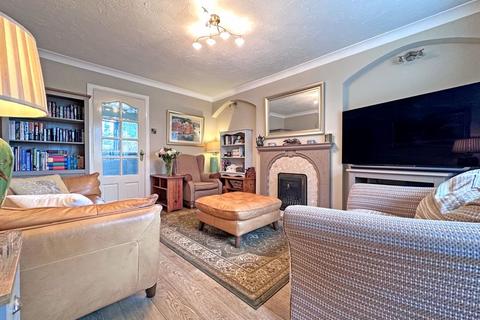 2 bedroom semi-detached house for sale, Queens Road, TIPTON, DY4 8ND