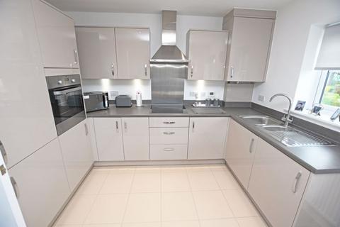 2 bedroom flat for sale, Barming Walk, Maidstone