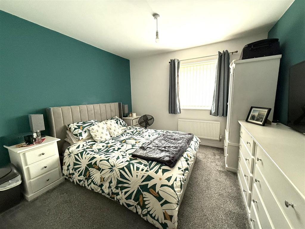 50 langley bed.jpeg