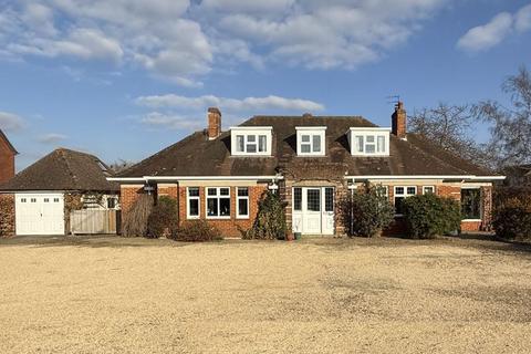 4 bedroom detached house for sale, Main Street, Grove